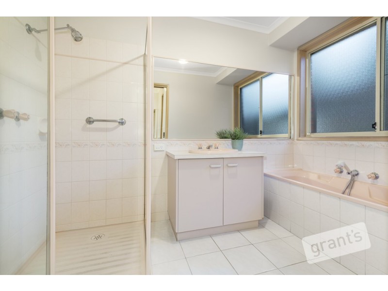 49 Bemersyde Drive, Berwick VIC 3806