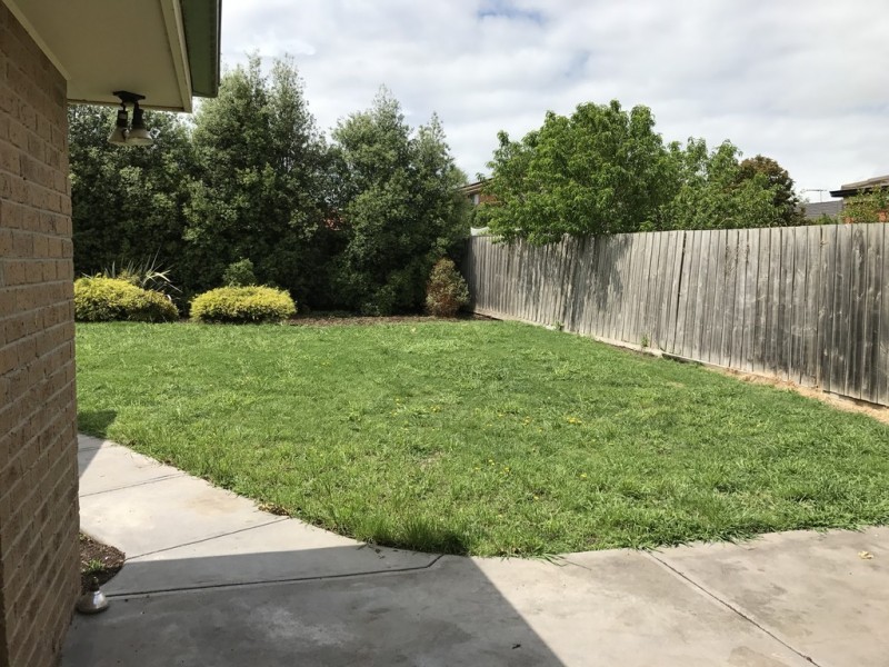53 Rodlarni Cresent, Berwick VIC 3806