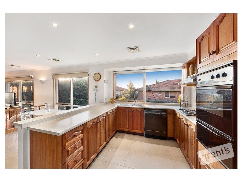 6 Werona Court, Berwick VIC 3806