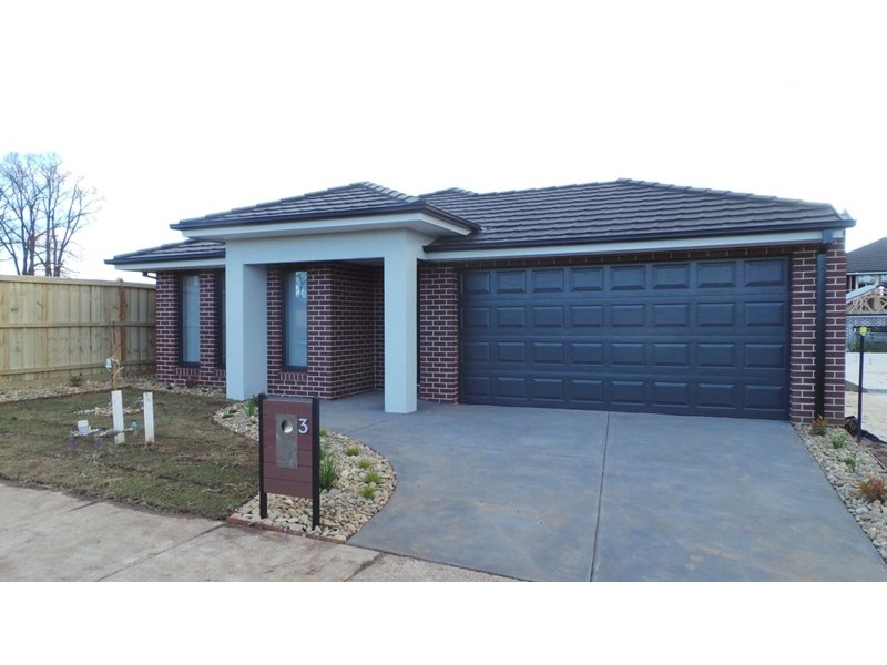 3 Lyndys Lane, Cranbourne North VIC 3977