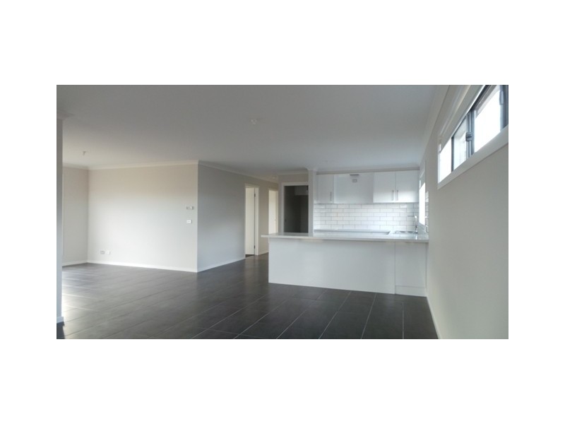 3 Lyndys Lane, Cranbourne North VIC 3977