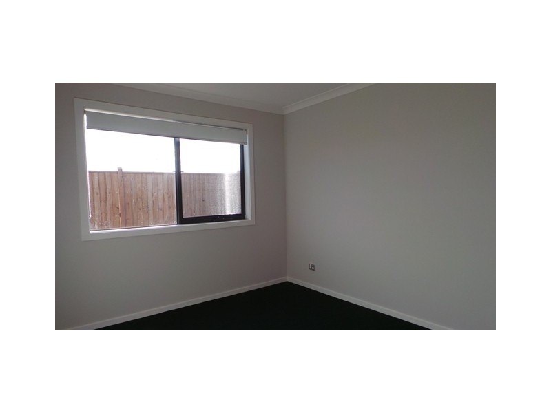 3 Lyndys Lane, Cranbourne North VIC 3977
