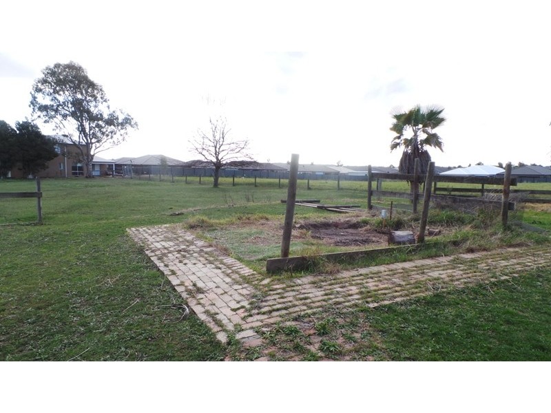 385 Berwick-Cranbourne Road, Clyde North VIC 3978