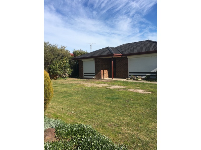 22 Kingston Avenue, Pakenham VIC 3810