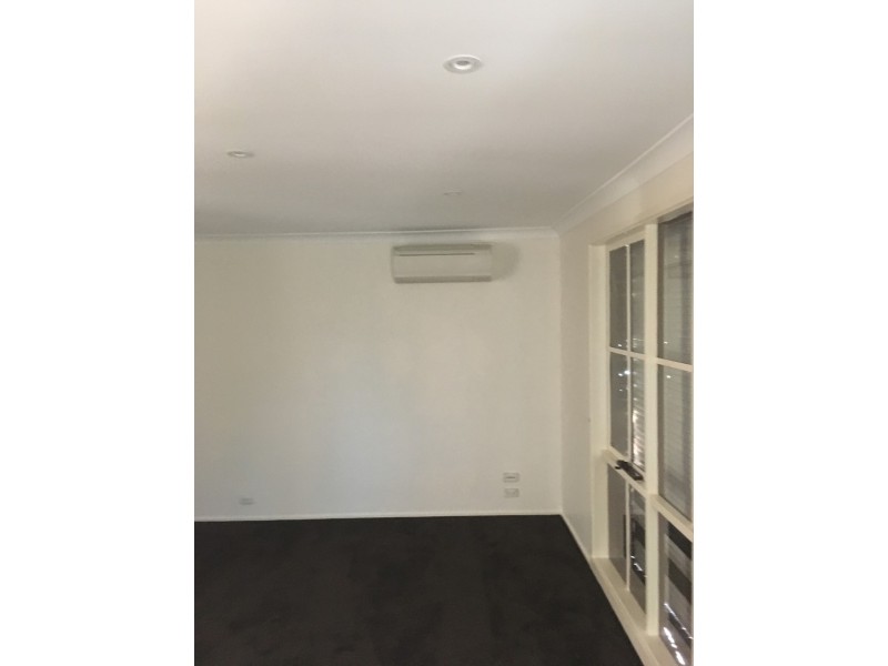 22 Kingston Avenue, Pakenham VIC 3810