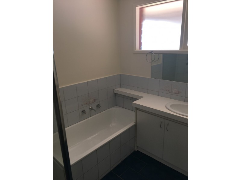 22 Kingston Avenue, Pakenham VIC 3810