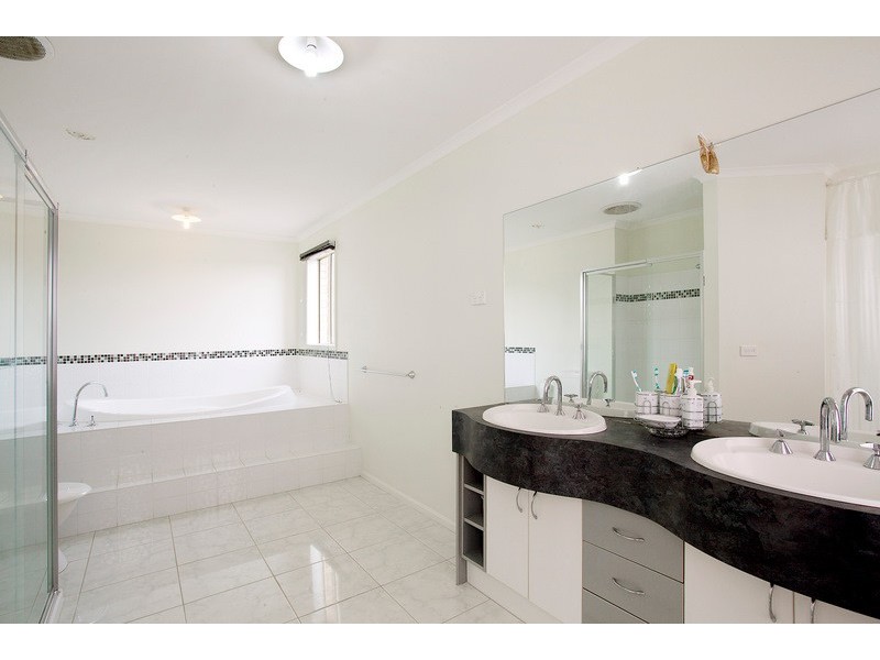 26 Ellen Road, Narre Warren South VIC 3805