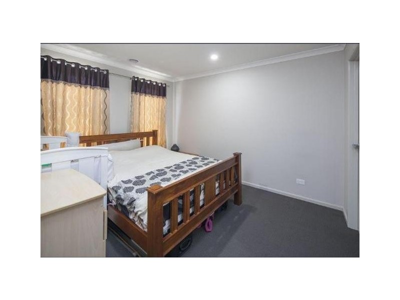 16 Bevington Crescent, Officer VIC 3809