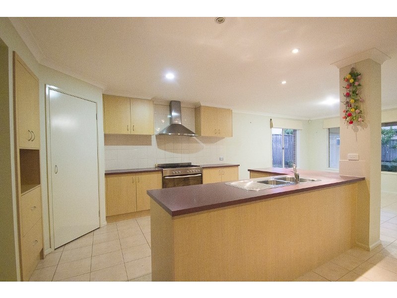 24 Vert Avenue, Narre Warren South VIC 3805