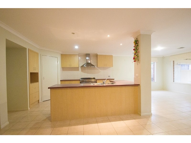 24 Vert Avenue, Narre Warren South VIC 3805