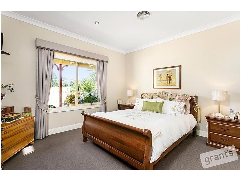 4 Condor Court, Berwick VIC 3806