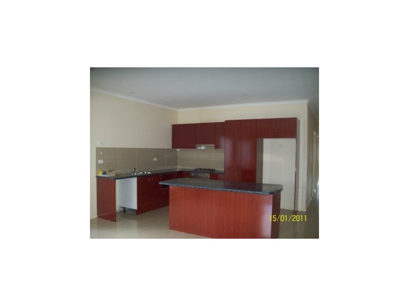 9 Paxton Link, Pakenham VIC 3810