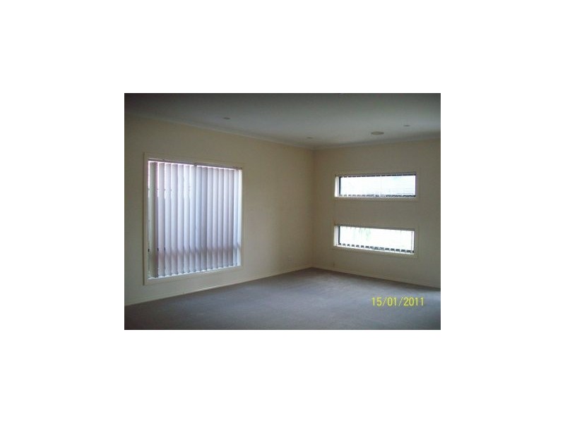 9 Paxton Link, Pakenham VIC 3810