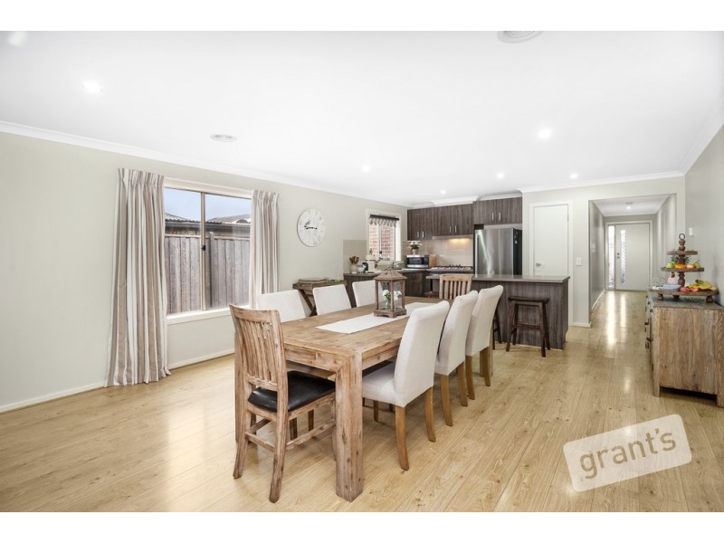 4 Pelion Avenue, Clyde VIC 3978