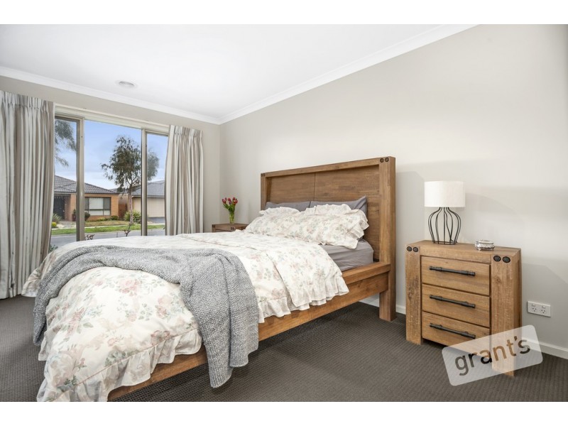 4 Pelion Avenue, Clyde VIC 3978