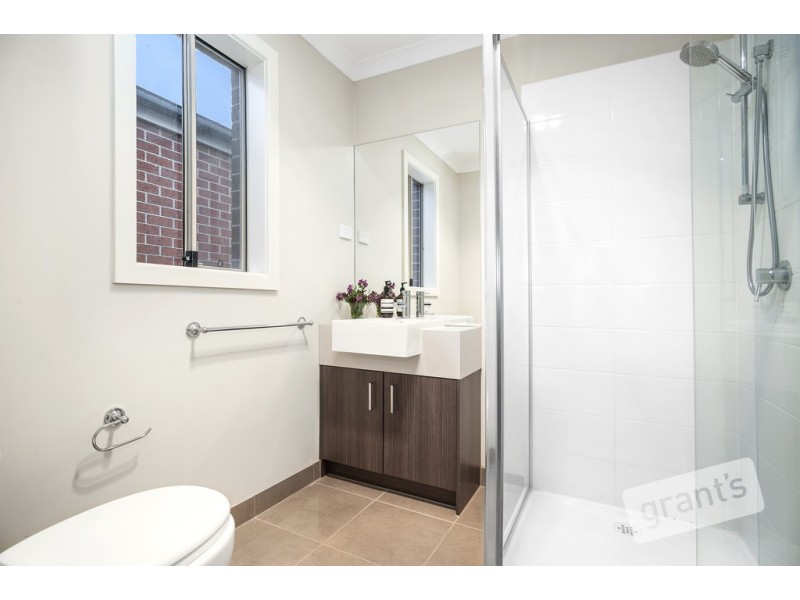 4 Pelion Avenue, Clyde VIC 3978