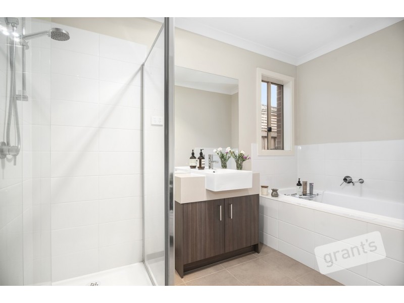 4 Pelion Avenue, Clyde VIC 3978