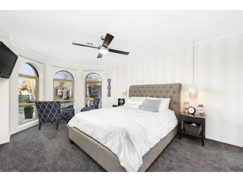 5 Padstow Court, Narre Warren South VIC 3805