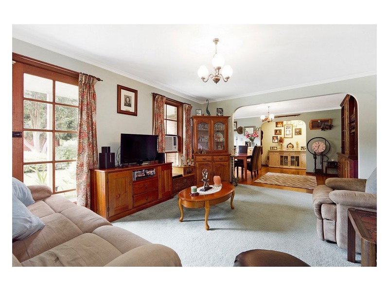 13 Greenlaw Crescent, Berwick VIC 3806