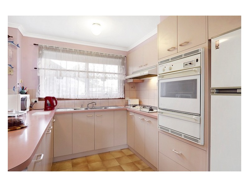 13 Greenlaw Crescent, Berwick VIC 3806