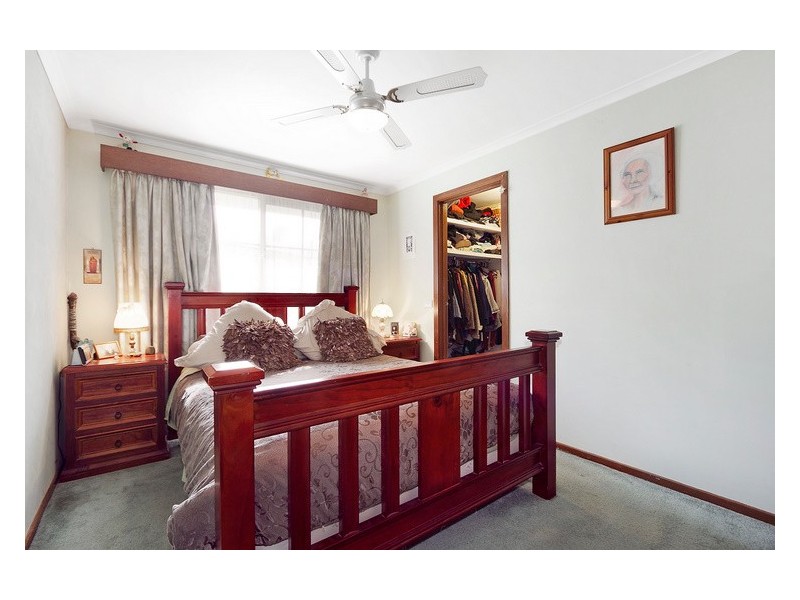 13 Greenlaw Crescent, Berwick VIC 3806