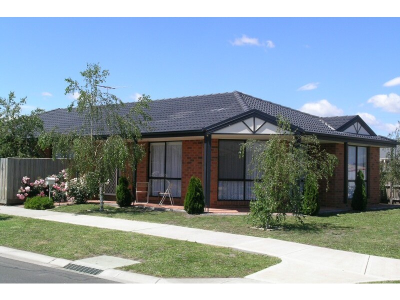 6 Terriester Drive, Berwick VIC 3806