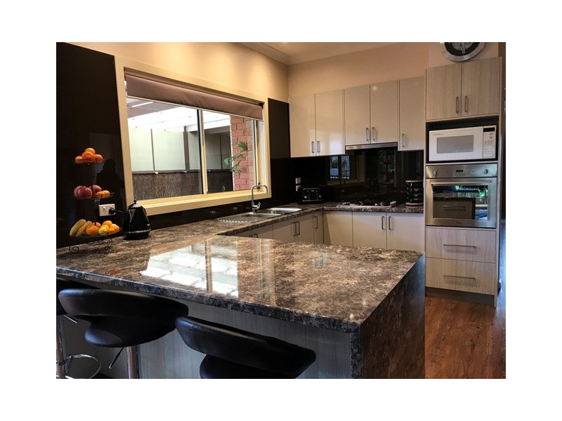 28 Eureka Crescent, Narre Warren South VIC 3805