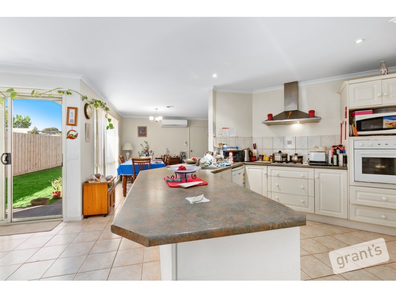 2/4 Stella Street, Beaconsfield VIC 3807