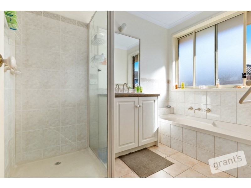 2/4 Stella Street, Beaconsfield VIC 3807