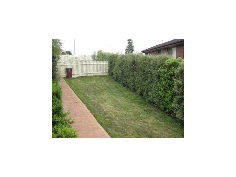 19 Fairholme Blvd, Berwick VIC 3806