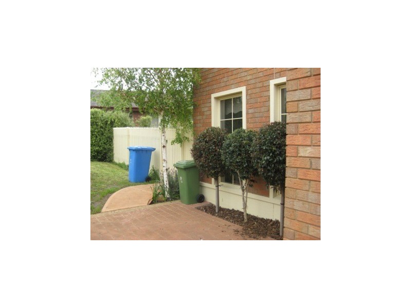 19 Fairholme Blvd, Berwick VIC 3806