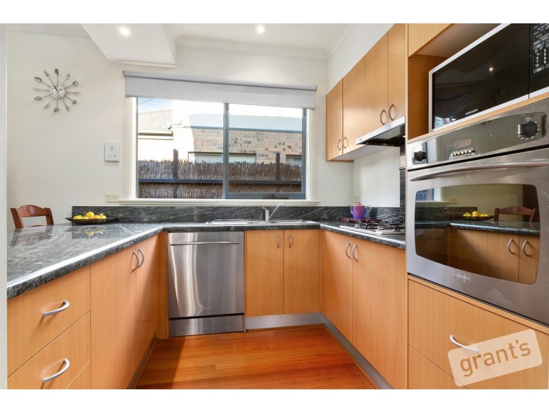 11/18 Marlesford Crescent, Berwick VIC 3806