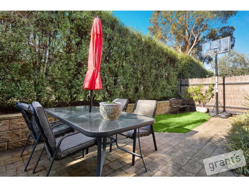 11/18 Marlesford Crescent, Berwick VIC 3806