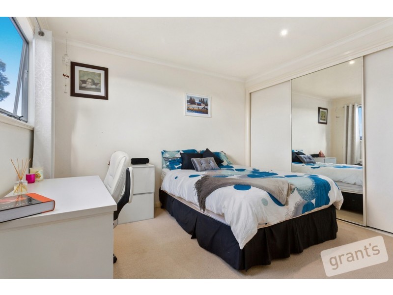 11/18 Marlesford Crescent, Berwick VIC 3806