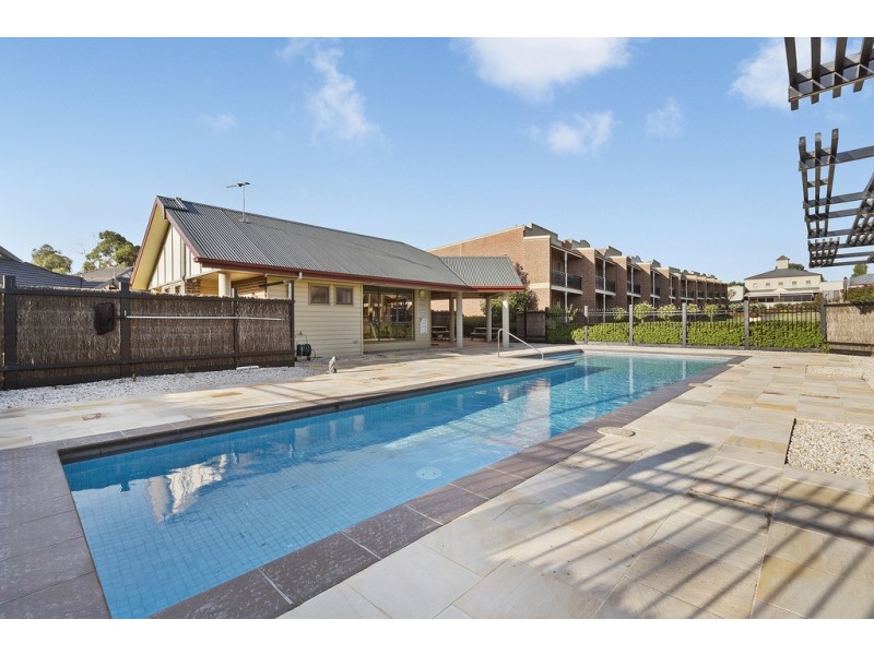 11/18 Marlesford Crescent, Berwick VIC 3806