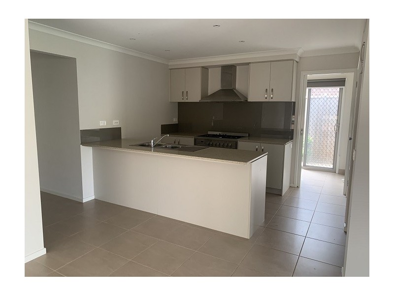 125 Rossiter Retreat, Cranbourne North VIC 3977
