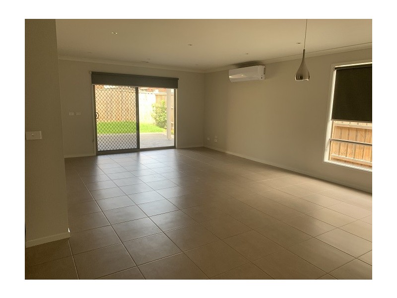 125 Rossiter Retreat, Cranbourne North VIC 3977