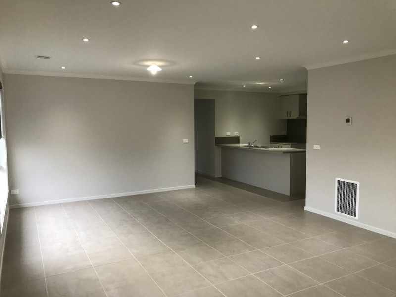 125 Rossiter Retreat, Cranbourne North VIC 3977