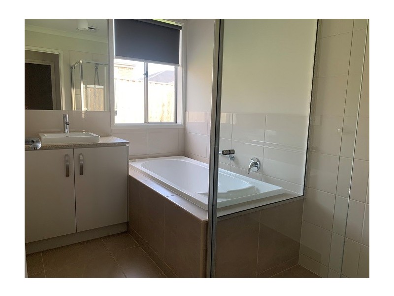 125 Rossiter Retreat, Cranbourne North VIC 3977