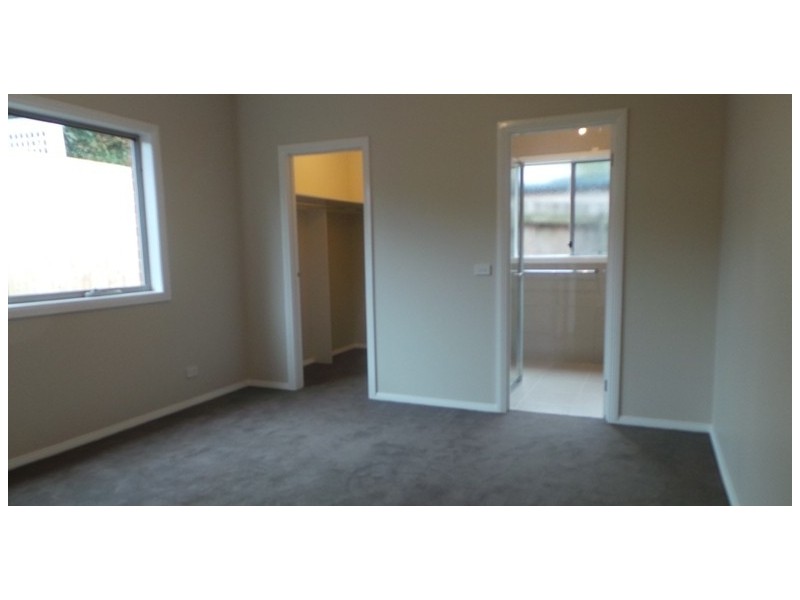 3/151 High Street, Berwick VIC 3806