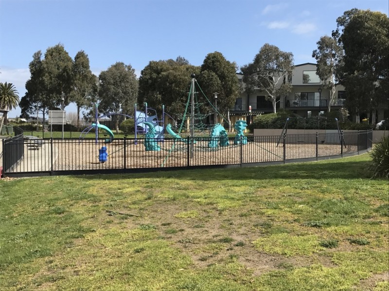 17 Charlotte Pass, Pakenham VIC 3810