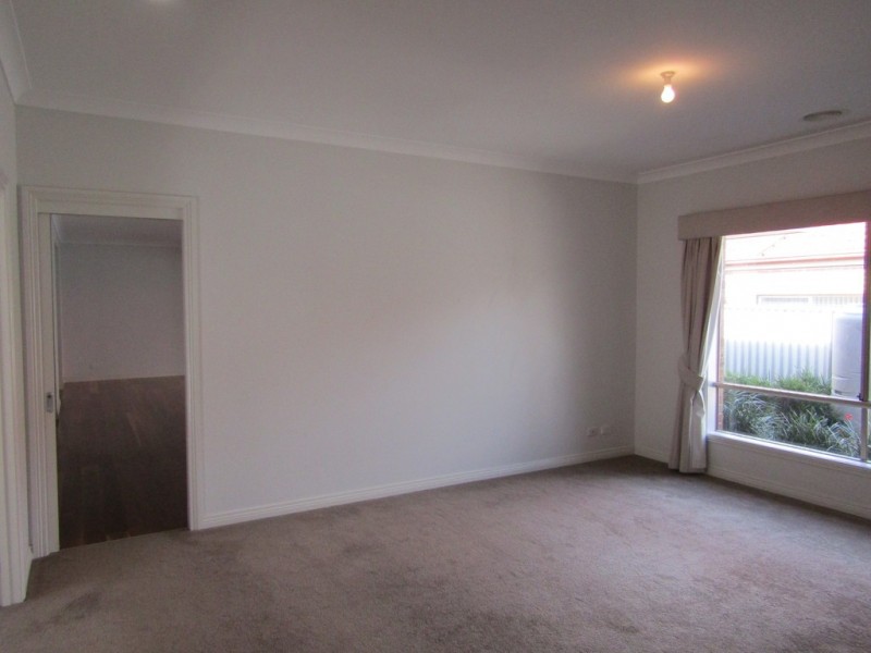 17 Charlotte Pass, Pakenham VIC 3810