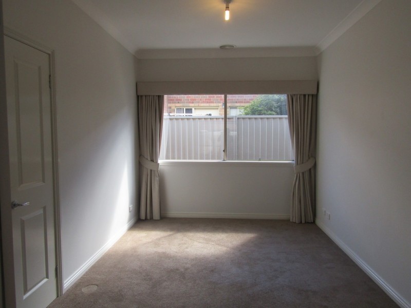 17 Charlotte Pass, Pakenham VIC 3810