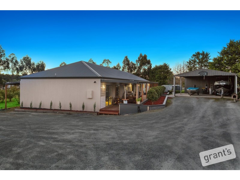 77 Follett Drive, Nyora VIC 3987