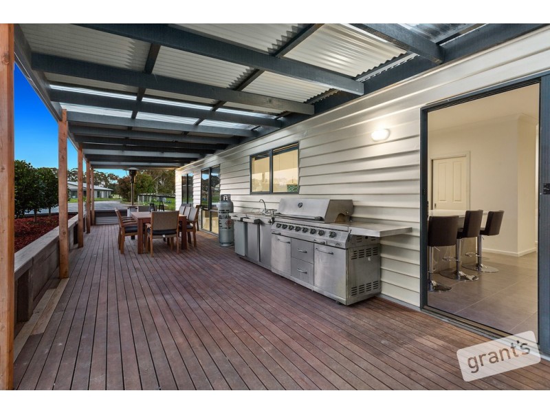 77 Follett Drive, Nyora VIC 3987