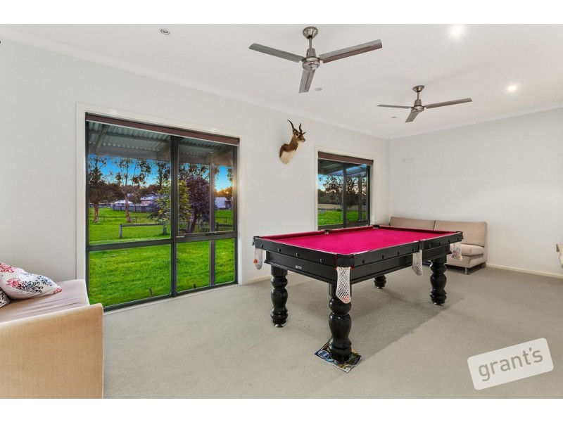 77 Follett Drive, Nyora VIC 3987