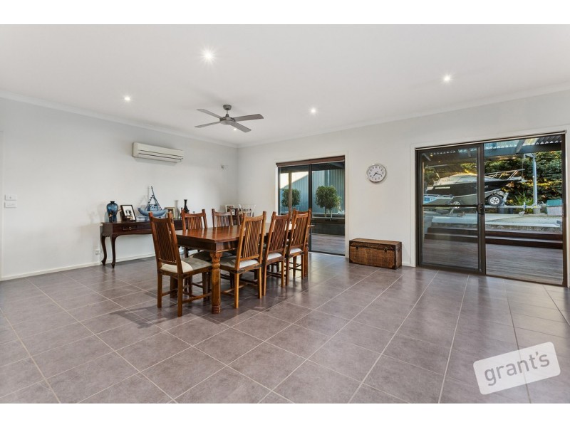 77 Follett Drive, Nyora VIC 3987