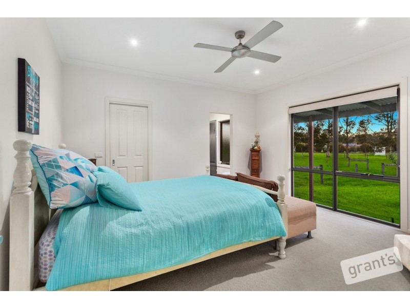 77 Follett Drive, Nyora VIC 3987