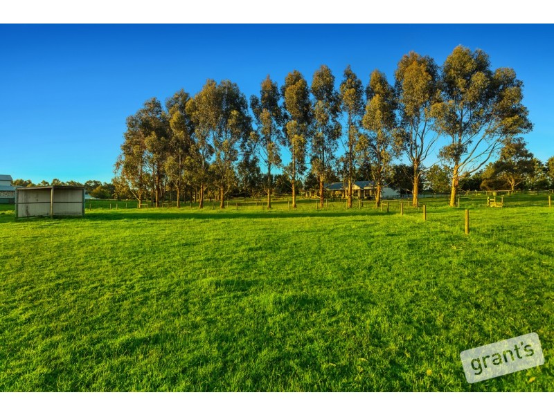 77 Follett Drive, Nyora VIC 3987