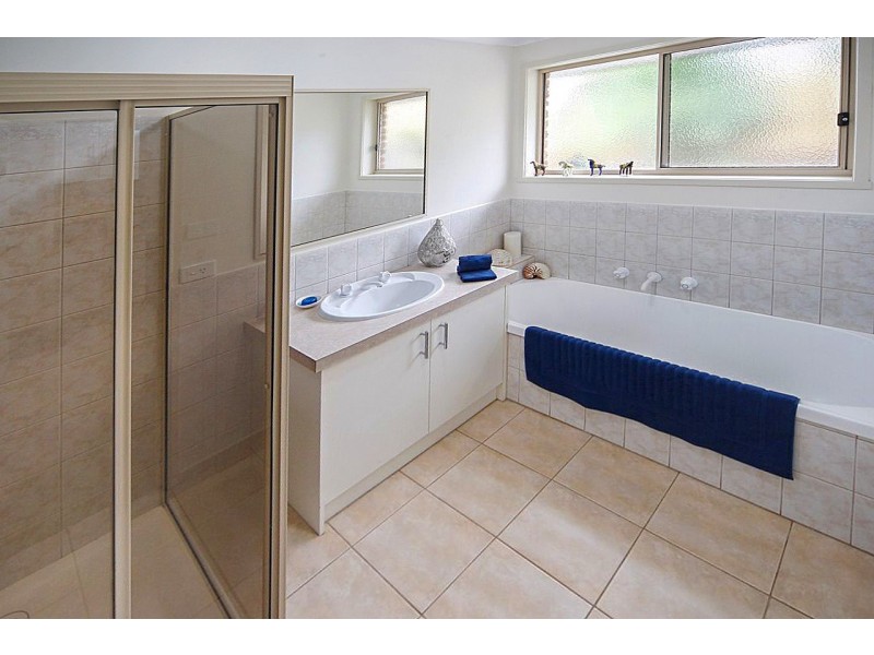 4 Amy Court, Hampton Park VIC 3976